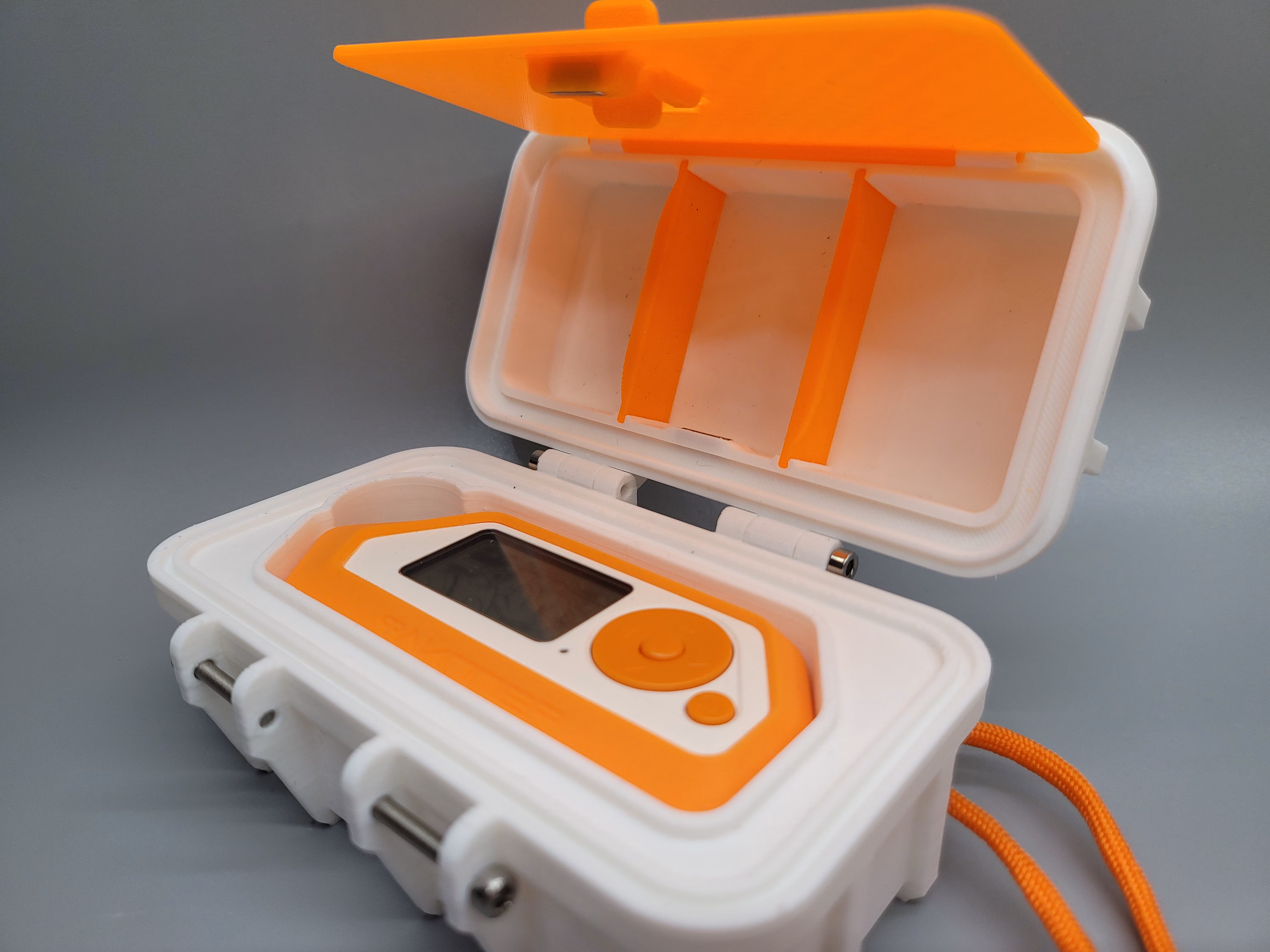 Flipper Zero Case mit extra Fächern, Handschlaufe & Personalisierung – 3D-Druck